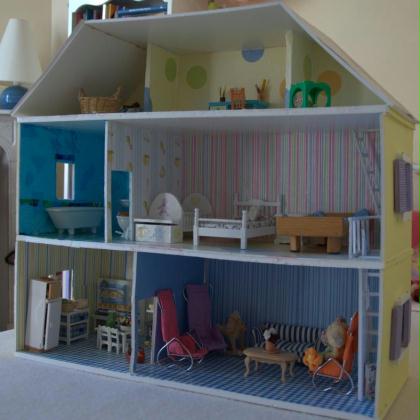 Fabriquer maison de poupée en carton plume