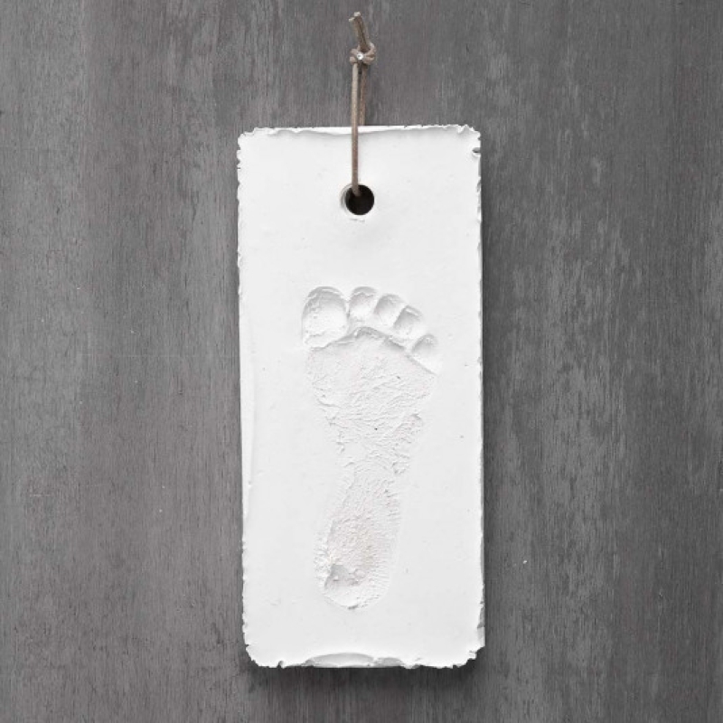 DIY : Faire une empreinte de pied bébé avec du plâtre - Idées