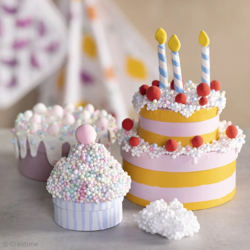 Tuto : Des gâteaux d'anniversaire en carton pour la dinette