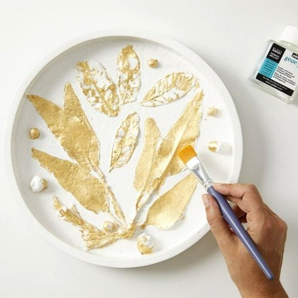 Relooker un plateau de petit déjeuner avec du papier peint DIY
