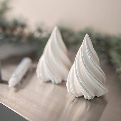 Photo de collage - Arbres de Noël en résine moulée