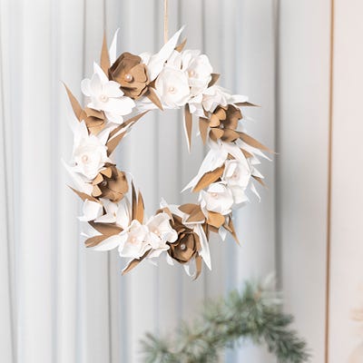 Photo de collage - Couronne de fleurs en papier