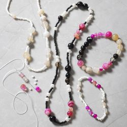 Mix Cr&eacute;atif Bijoux, Agates, dim. 2,6-10 mm, diam&egrave;tre int&eacute;rieur 0,8-1,8 mm, ca. 2740 pi&egrave;ces, beige, noir, rose, nacr&eacute;, 1 Pq.