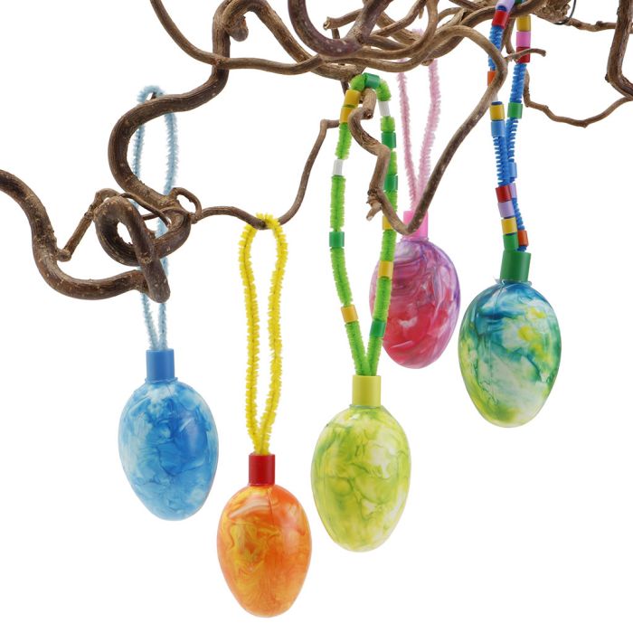 Œuf en plastique avec effet marbré