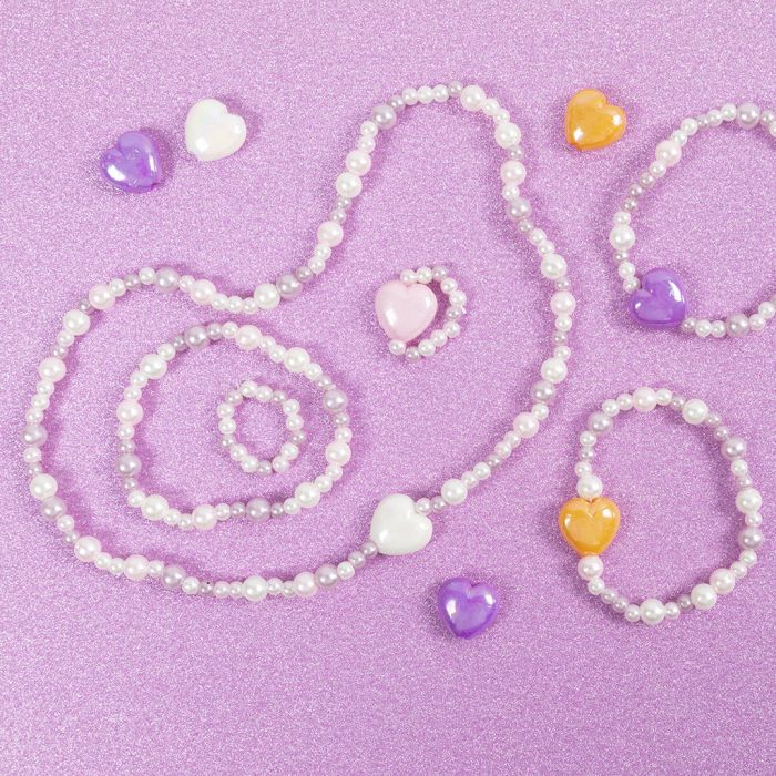 Bijoux en bois et perles de cire