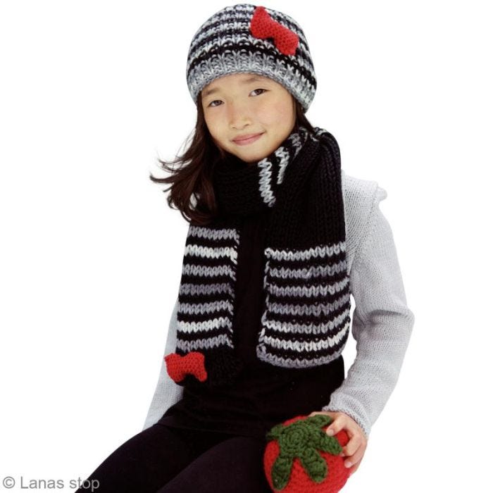 Tricot de bonnet et écharpe pour fille