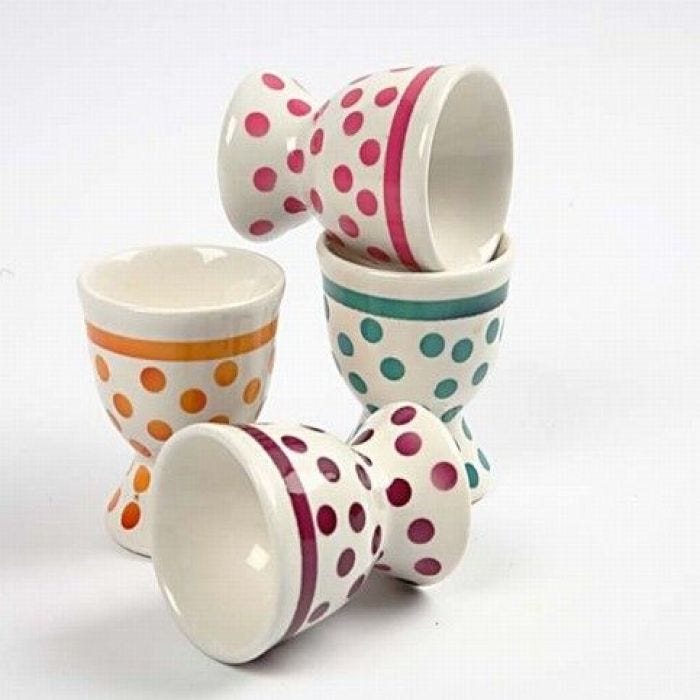 Porcelain with dots