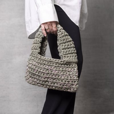 Sac crocheté en laine épaisse