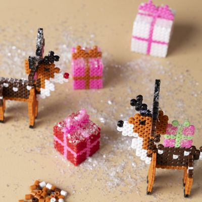 Cadeaux de Noël et renne 3D en perles à repasser