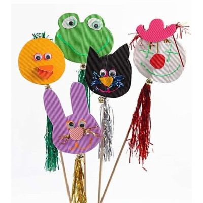 Figurines festives sur bâtonnet