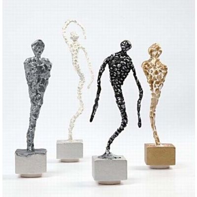 Sculpture en p&acirc;te soyeuse debout