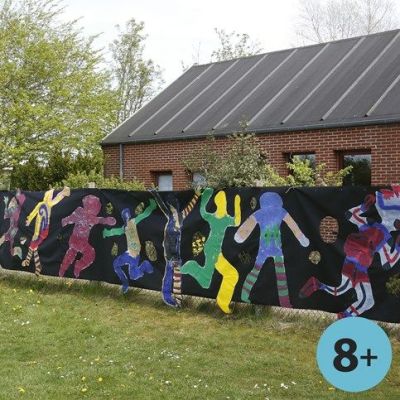 Une banni&egrave;re faite en imitation textile avec des &ldquo;Corps en Mouvement&rdquo;