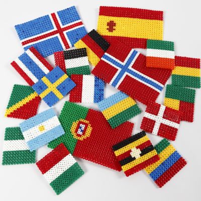 Les drapeaux du monde en perles &agrave; repasser Nabbi