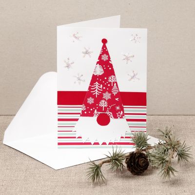 Carte de Noël avec un lutin curieux fabriqué en papier décoratif