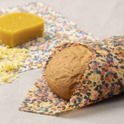 Réutilisez du papier d'amballage de sandwish pour créer votre emballage patchwork en tissu pour vos repas de midi