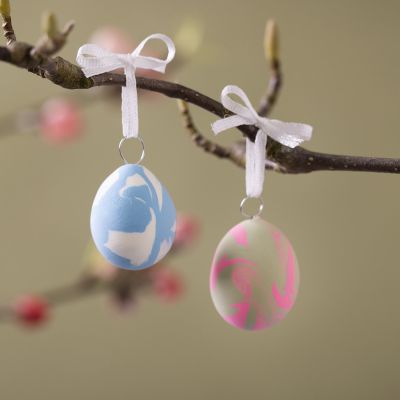 Œufs de Pâques marbrés en pâte Silk Clay®®
