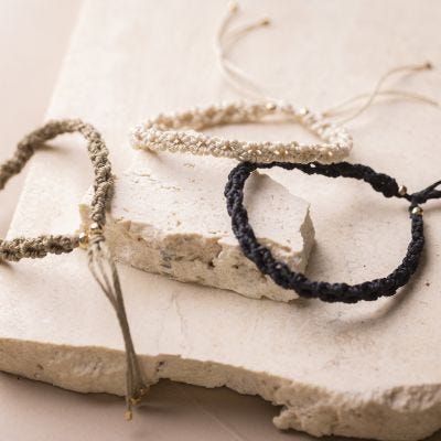 Bracelets noués en macramé