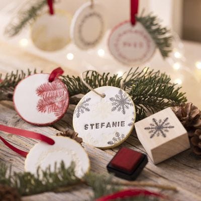 Des décorations de Noël en argile estampée autodurcissante
