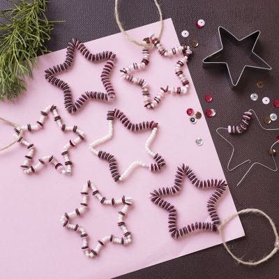 Étoiles de Noël en fil et paillettes