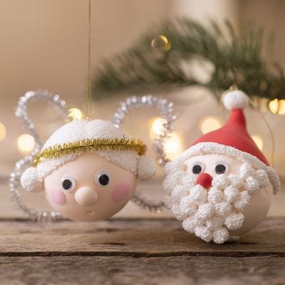 Un père Noël et un ange en pâtes Silk Clay® et Foam Clay® 