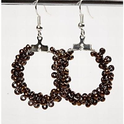 Round earrings with rocaille seed beads.