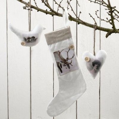 Décoration en tissu avec découpages à suspendre