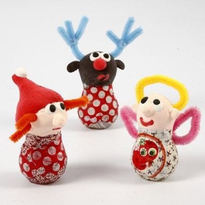 Figurines de Noël faites à partir d'ampoules en verre