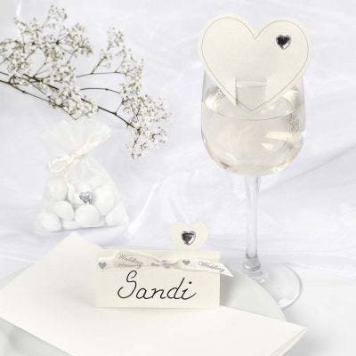 Des décorations de mariage romantiques blanches