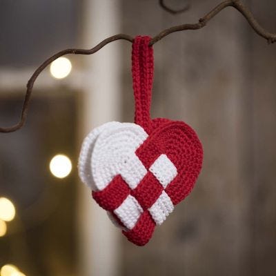 Un panier de Noël en forme de coeur