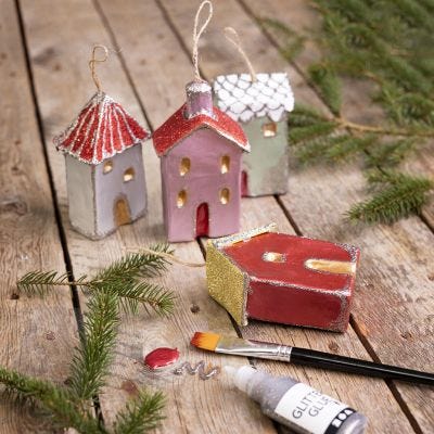 Des maisons de Noël à suspendre