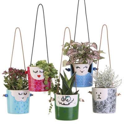 Des pots de fleurs rigolos à suspendre