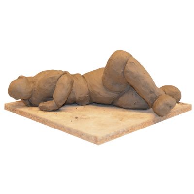 Des corps aux formes arrondies en argile