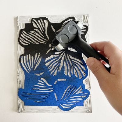 Comment réaliser des impressions en bloc de linoléum avec un dégradé de couleurs