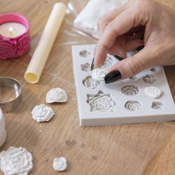 Moule en silicone, Roses, H : 0,5-1 cm, L : 0,8-4 cm, 1 pièce