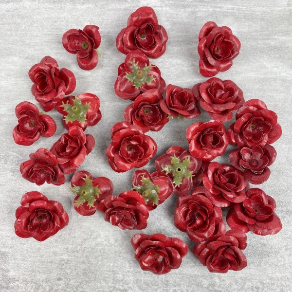 Lot de 28 Têtes de Rose rouge plastifiée, à épandre, diam. 1,5 cm - Photo n°2
