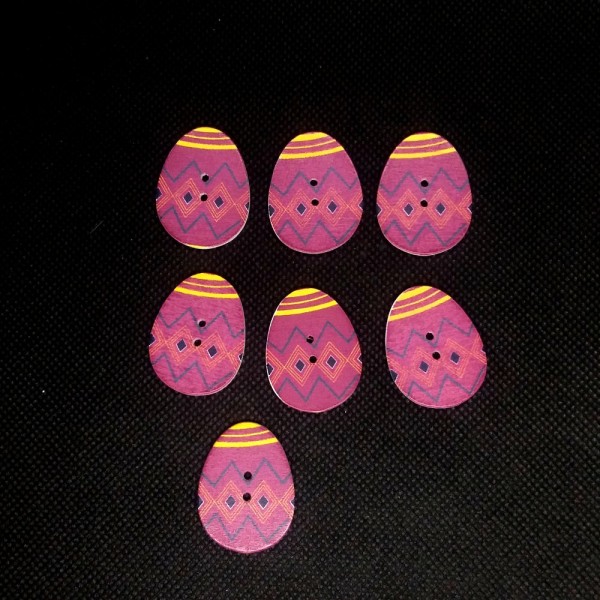 7 Boutons en bois – œufs de paques - violet et jaune - 24x30mm - bri506 - Photo n°1