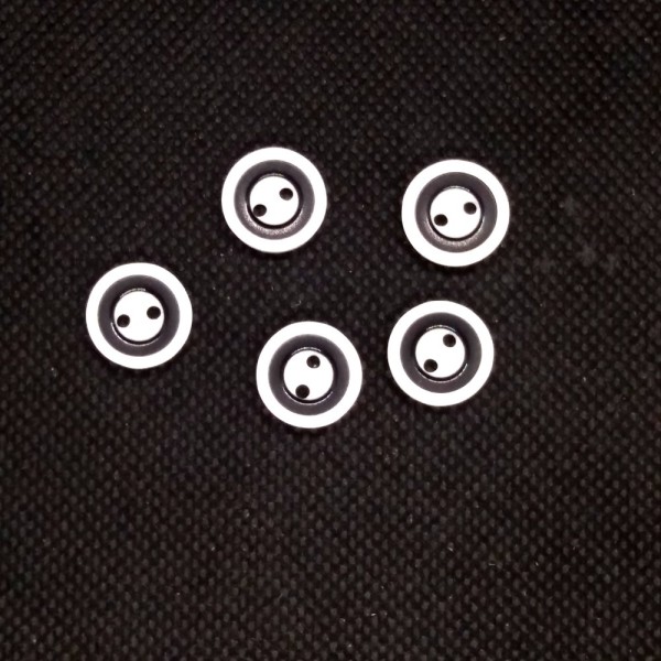 5 Boutons en résine - noir et blanc - 13mm - bri512 - Photo n°1