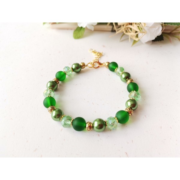 Kit bracelet ajustable perles en verre vertes et à facette vert clair - Photo n°1