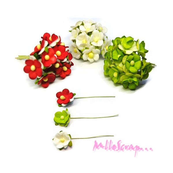 Fleurs papier noel vert, rouge, blanc - 30 pièces - Photo n°1