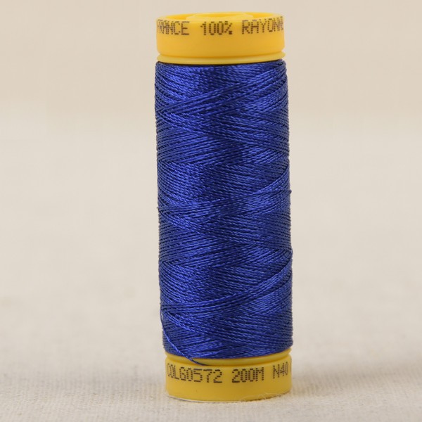 Bobine fil à broder 100% viscose 200m - Bleu Saphir C572 - Photo n°1