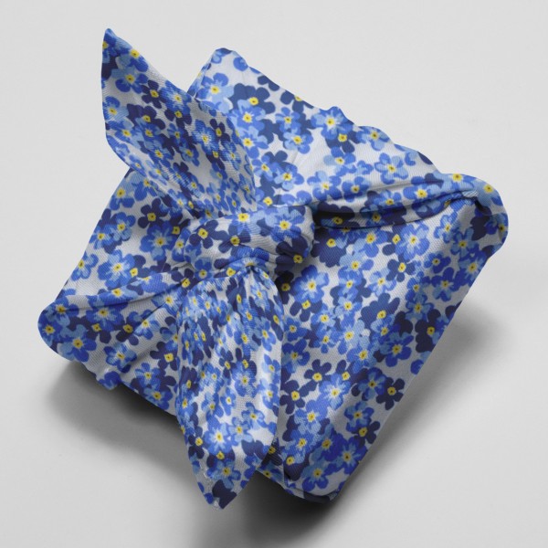 Tissu Popeline de coton - Fleurs Bleues - Vendu par 10 cm - Photo n°4