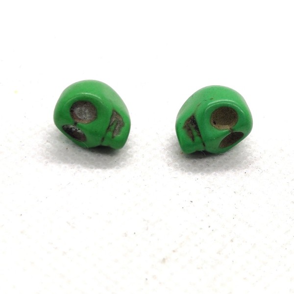 1 Perle tête de mort howlite teintée vert 14mm - b175 - Photo n°1