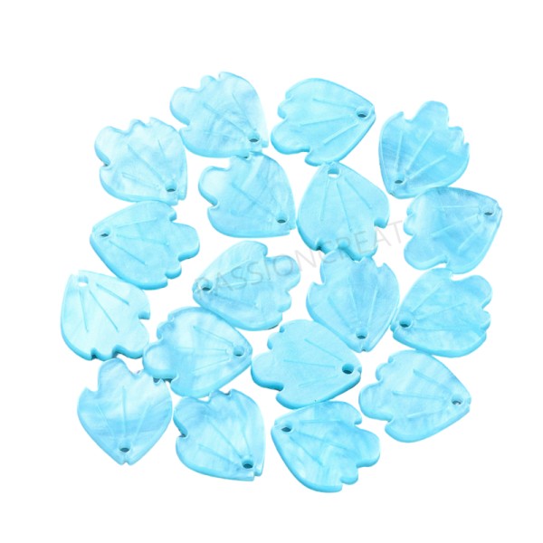 Coquillages Bleu Ciel 15x13 mm 10 Breloques - Photo n°1