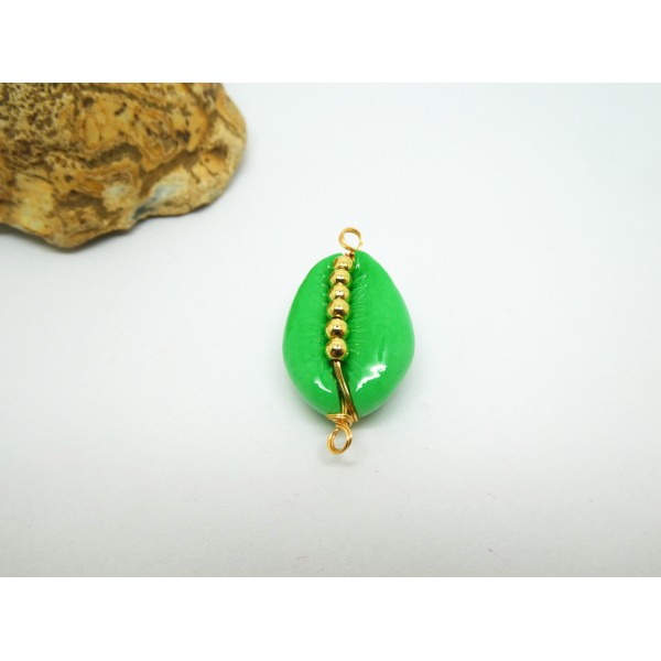 1 Connecteur cauri teinté Vert ~30*14mm avec perles en laiton - Photo n°1
