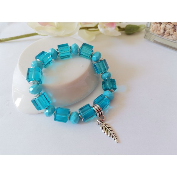 Kit bracelet fil élastique et perles en verre carré bleu - Photo n°1