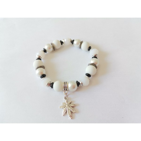 Kit bracelet fil élastique et perles en verre blanche - Photo n°2