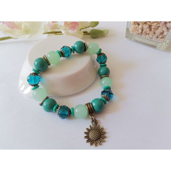 Kit bracelet fil élastique et perles en verre turquoise et verte - Photo n°1