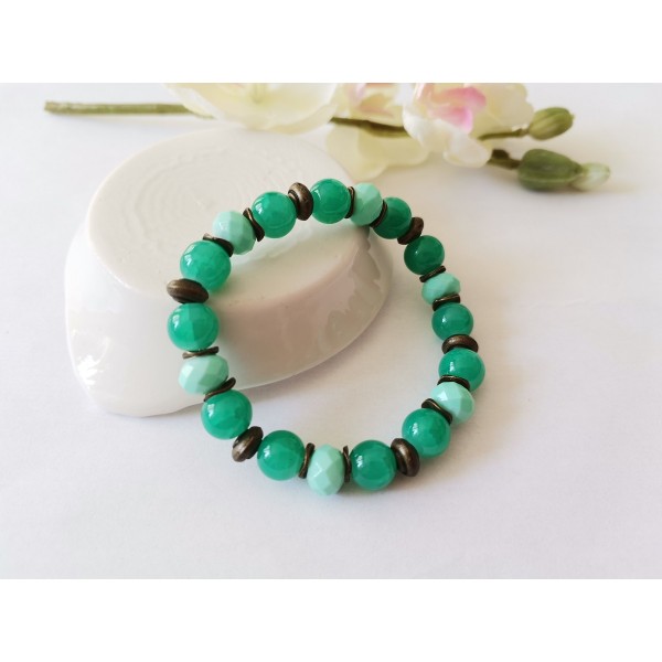 Kit bracelet fil élastique perles en verre vertes et apprêts bronzes - Photo n°2