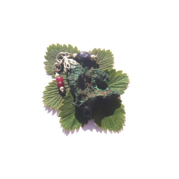 Pendentif Malachite fibreuse, Saphir, Rubis 3.5 cm de hauteur x 2.5 cm - Photo n°4