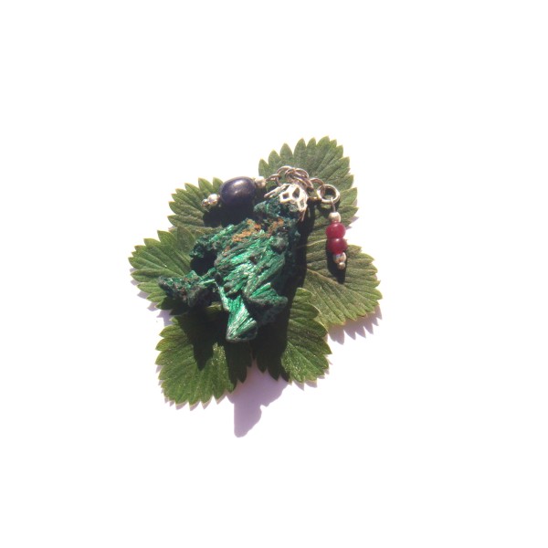 Pendentif Malachite fibreuse, Saphir, Rubis 3.5 cm de hauteur x 2.5 cm - Photo n°1